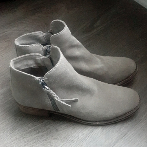 Dolce Vita Ankle Suede Boots - Picture 1 of 11